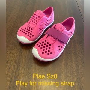 Plae Girls Water Shoes - Size 8